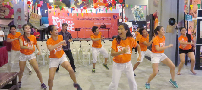 WABA joins the state government of Penang in the Penang Goes Orange event to raise awareness for elimination of  Violence Against Women (VAW) on 14 November 2015